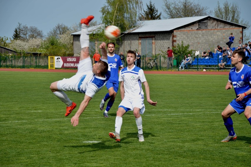 III liga. Grom Nowy Staw po rundzie jesiennej jest w sytuacji trudnej, ale nie beznadziejnej