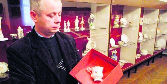 - Piękna porcelana to wspaniała pamiątka z Wałbrzycha - mówi Marek Stadnicki