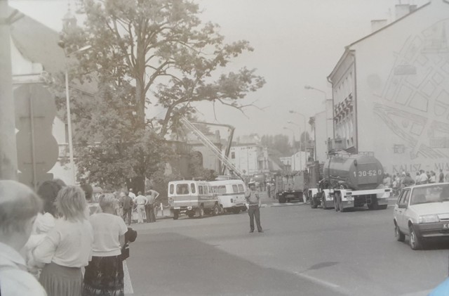 Wielki pożar klasztoru jezuitów w Kaliszu. Zabytkowa świątynia 30 lat temu stanęła w ogniu