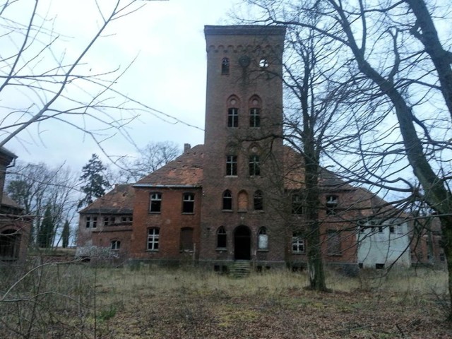 Zobaczyć psychiatryk w Owińskach

W styczniu ponownie otwarty dla zwiedzających został dawny szpital psychiatryczny w Owińskach. Po raz pierwszy właściciel obiektu - Fundacja Srebrne Lata - zorganizowała dni otwarte w tym pełnym historii i zagadek miejscu

Więcej...



Poza tym chętnie braliście udział w naszych konkursach, m.in. Patriotycznie Zakręceni Wielkopolski