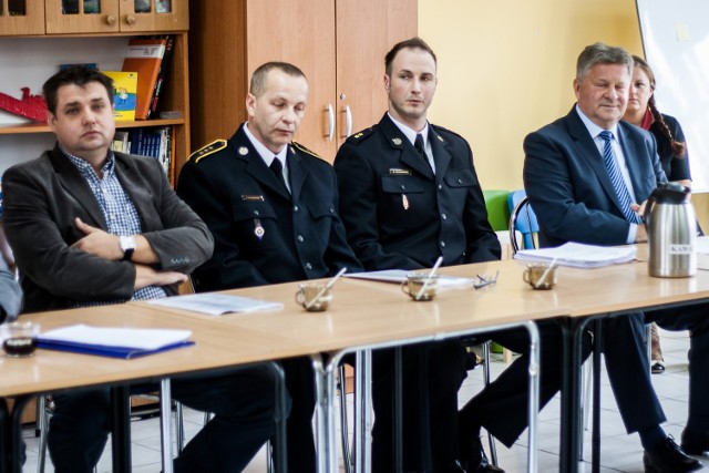 Starosta szamotulski Paweł Kowzan gościł na sesji we Wronkach wraz z pracownikami  PINB i PSP