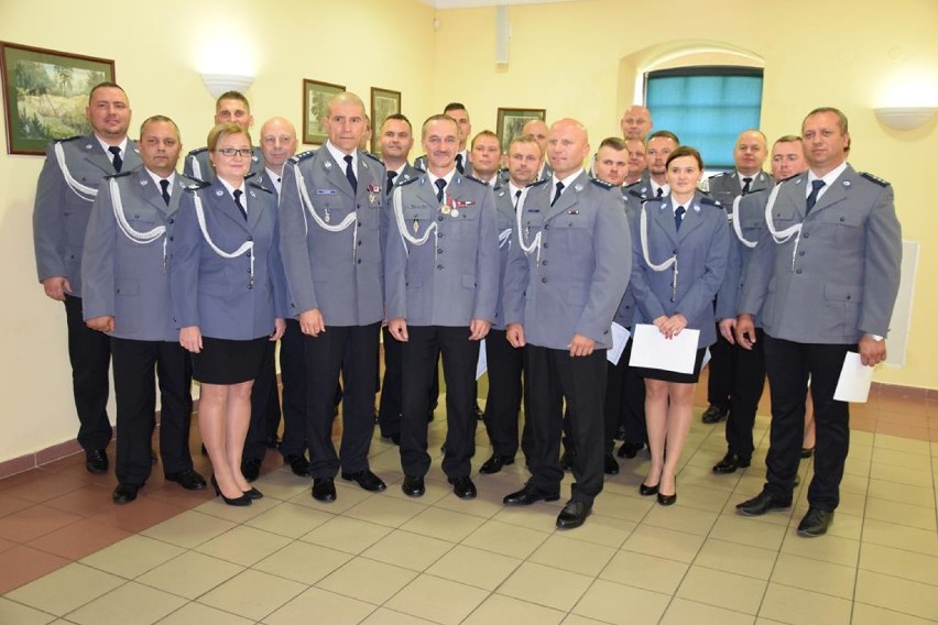 Pleszewscy policjanci z awansami i odznaczeniami
