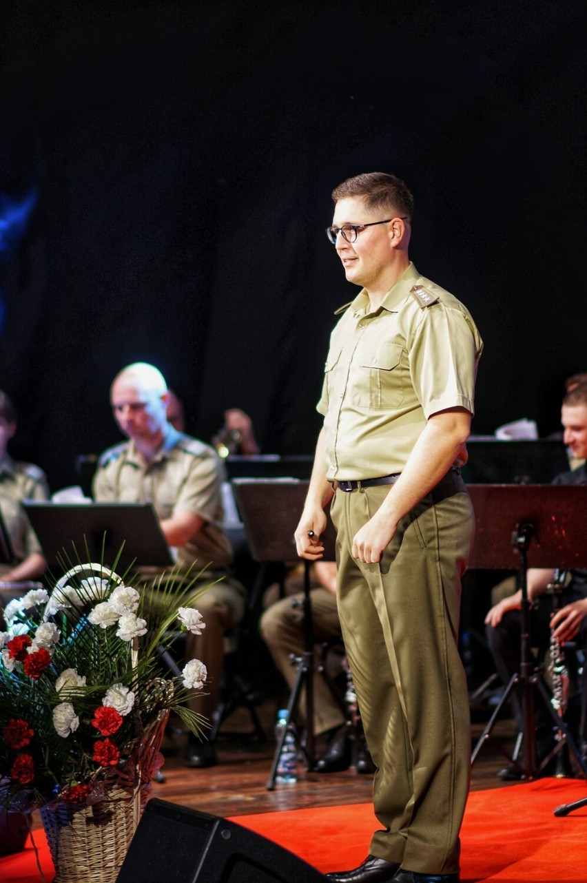 Koncert Orkiestry Wojskowej w Żagania w sali widowiskowej...