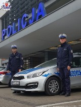 Bezwola Stara Wieś. Policjanci uratowali życie 70-letniemu mężczyźnie 