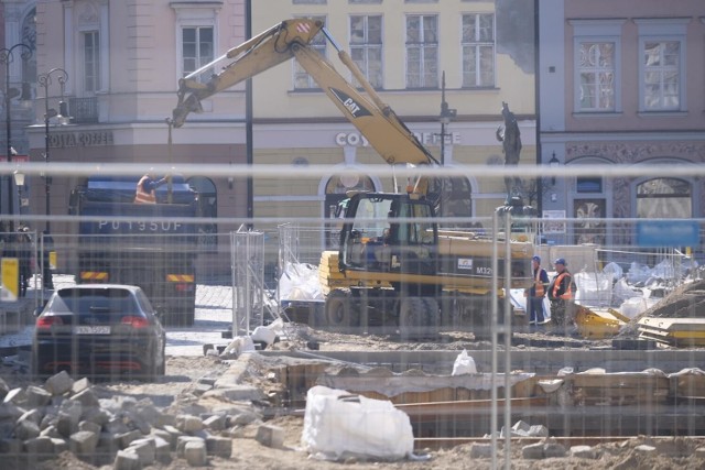 Restauratorzy nie mają, co liczyć na ogródki gastronomiczne na Starym Rynku. Liczą, chociaż na drewniane stoiska na pl. Wolności.