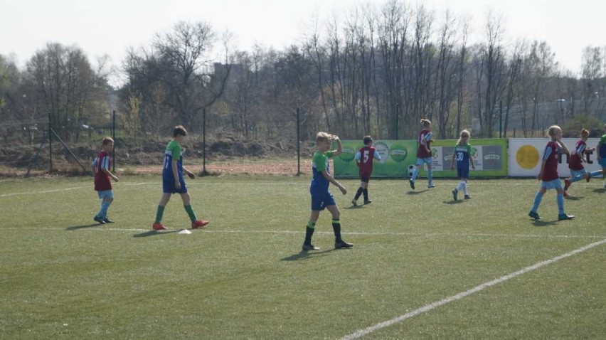 Piłkarze Szkoły Podstawowej nr 12 w wojewódzkim finale o Puchar Tymbarku (FOTO)