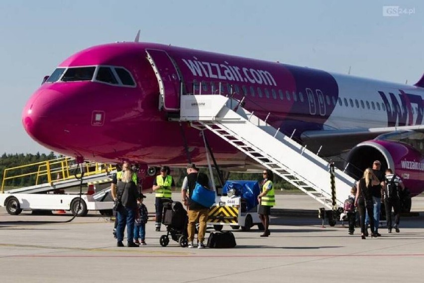 Awaryjne lądowanie samolotu w Goleniowie. Na pokładzie WizzAir zasłabł pasażer
