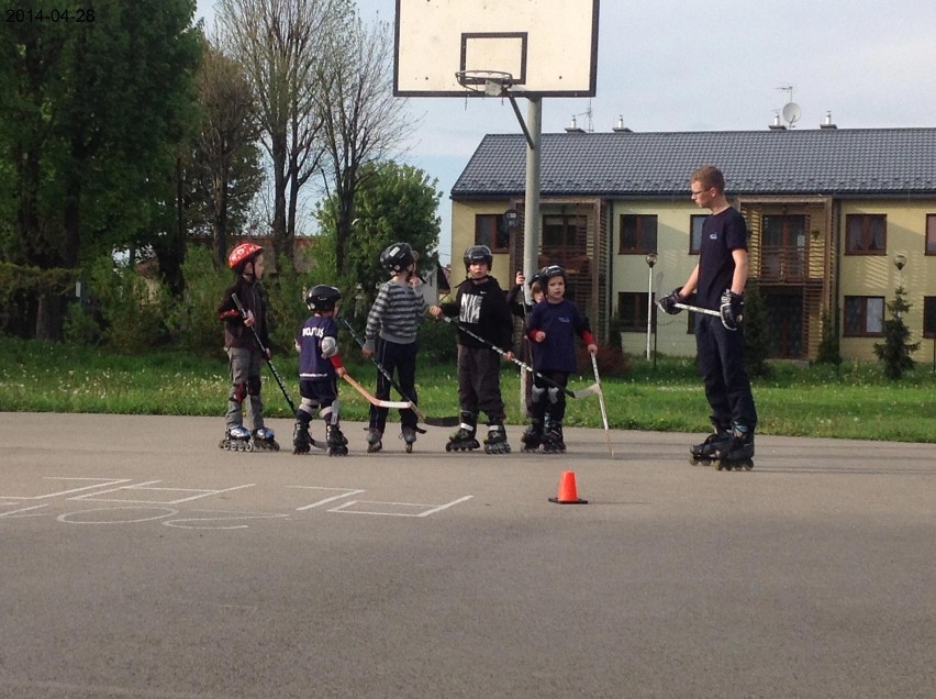 Oświęcim: Mini Szkółka Hokeja na Rolkach [ZDJĘCIA]