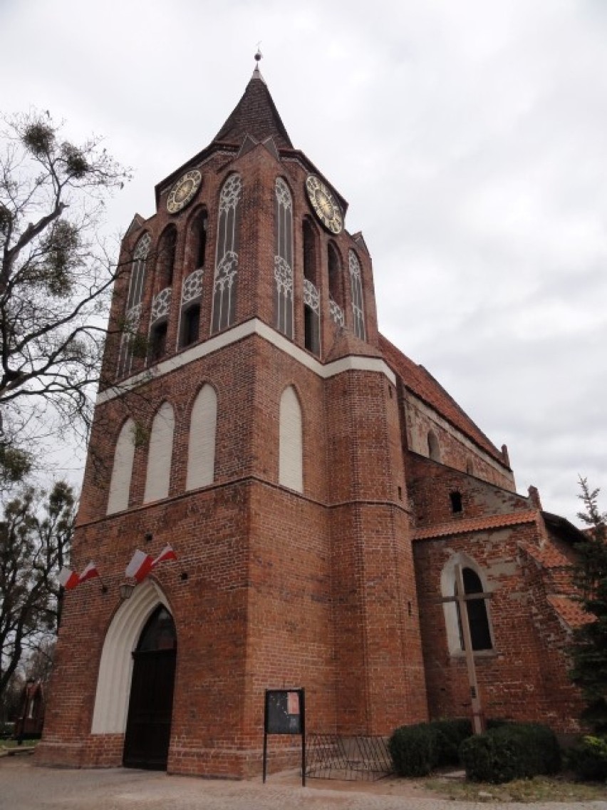 Pruszcz Gdański: Na wieżę kościoła powróciły maswerki. To rzadkość na Pomorzu [ZDJĘCIA]