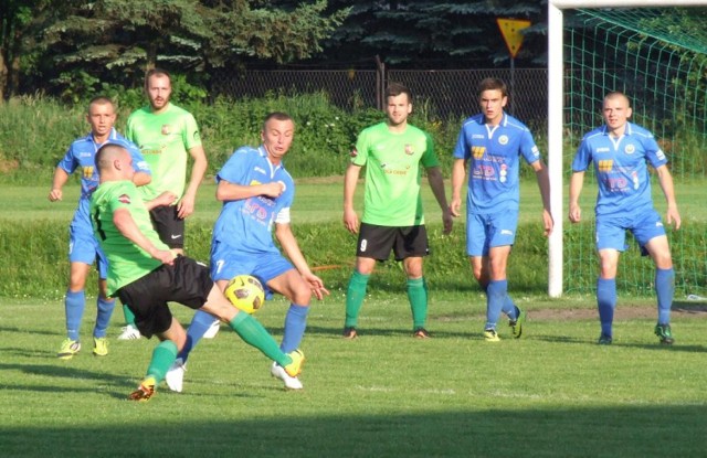 Górnik Libiąż pożegnał się z III ligą przegranym meczem z Hutnikiem Nowa Huta 0:4.