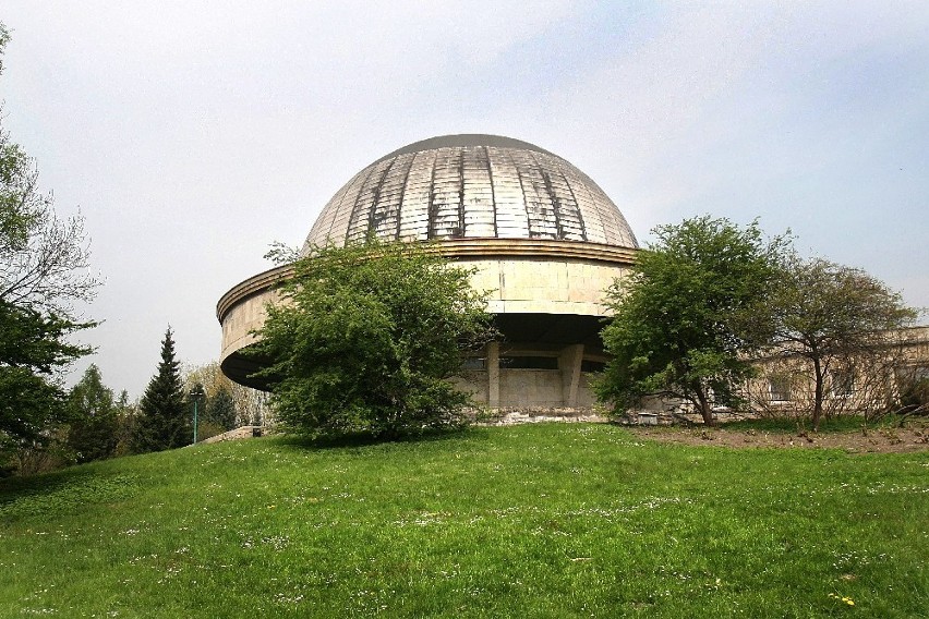 Planetarium Śląskie wybudowano w 1955 roku. To – zdaniem...