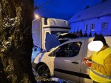 W Racławiu niedaleko Gorzowa Wlkp. zderzyły się dwa dostawczaki. Uwaga kierowcy, na drogach bardzo ślisko! 