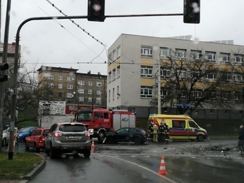 Dwie osobówki zderzyły się w Gorzowie. W mieście tworzą się korki 