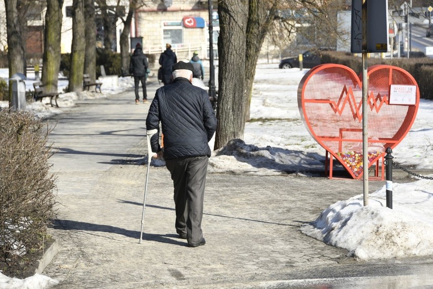 Praktycznie pusty Pińczów w piękną, słoneczną niedzielę [ZDJĘCIA]