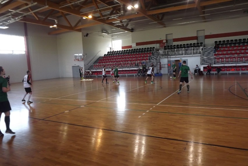 W nowej hali Ośrodka Sportu i Rekreacji w Golubiu-Dobrzyniu rozegrano następną kolejkę ligi amatorów
