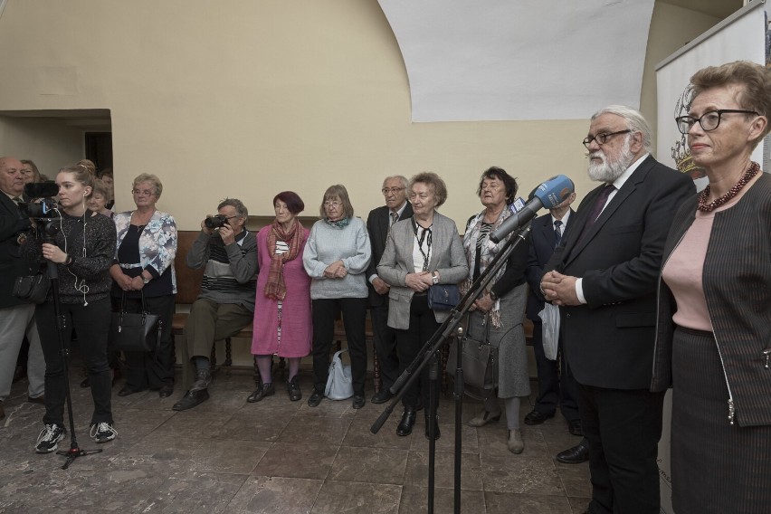 Odsłonili tablicę upamiętniającą Antoniego Dudę-Dziewierza, długoletniego dyrektora Muzeum - Zamku w Łańcucie