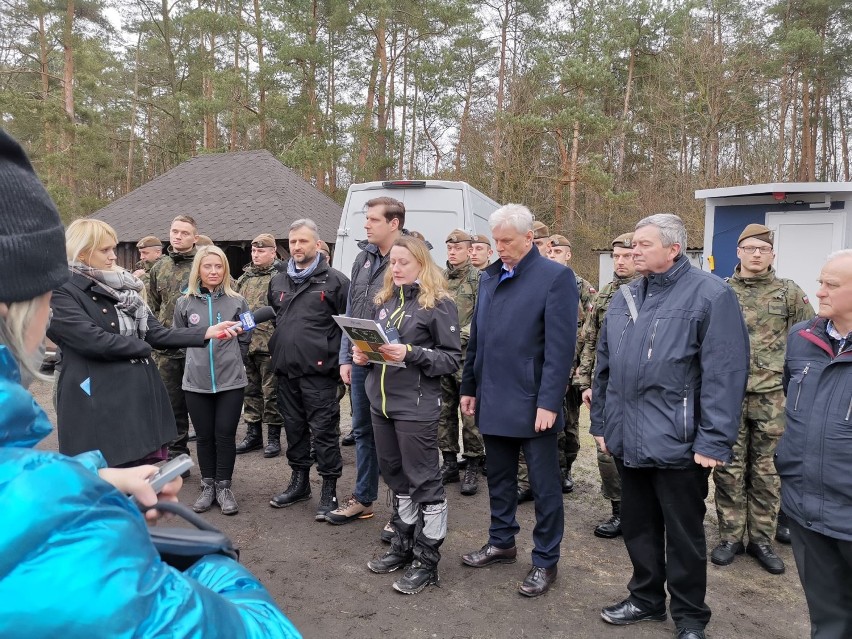 Przeszukiwania lasów w powiecie skierniewickim