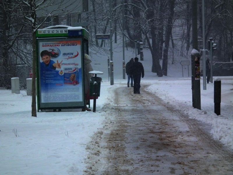 Poznański raport poranny - Poznań zasypany. Stłuczki, korki i opóźnienia