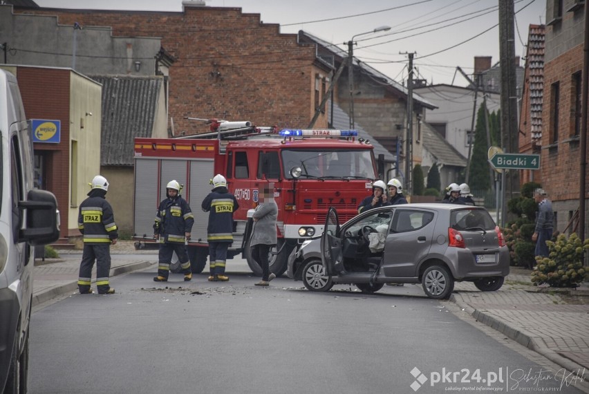 Zderzenie dwóch aut w Chwaliszewie [ZDJĘCIA]        