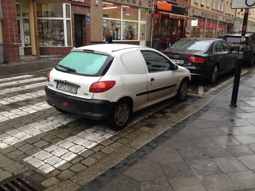 Opolanie mają już dość "mistrzów  parkowania"