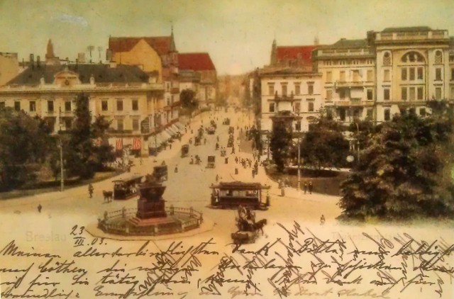 Tramwaje konne na placu Kościuszki we Wrocławiu. Skrzyżowanie dzisiejszej ulicy Kościuszki ze Świdnicką. Zdjęcia dzięki uprzejmości inż. Janusza Korzeniowskiego.