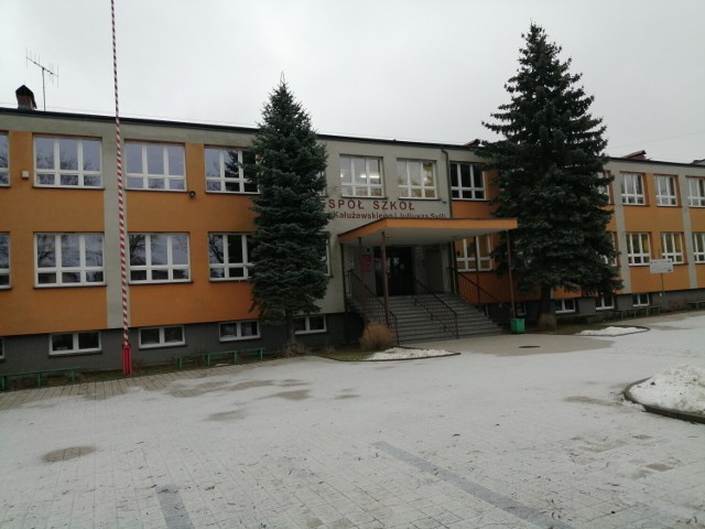 Uczniowie Zespołu Szkół w Zduńskiej Woli Karsznicach doczekają się sali gimnastycznej