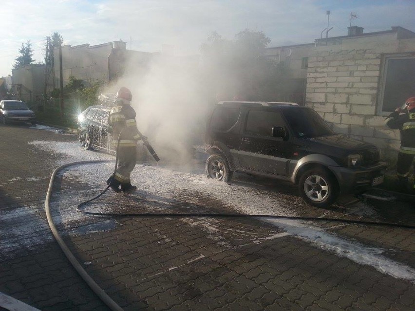 Pożar samochodów na ul. Noakowskiego we Włocławku