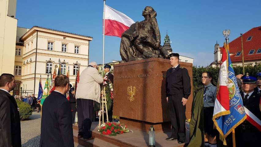 Mieszkańcy Strzelec Opolskich uczcili stulecie niepodległości