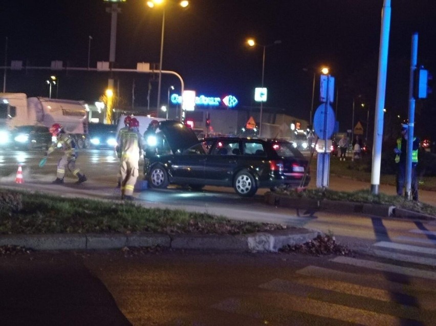 Wypadek dwóch samochodów osobowych na skrzyżowaniu DK 94 z...