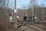 Śmiertelny wypadek na torach na trasie Wrocław - Jelenia Góra. Utrudnienia na kolei, ponad 100 minut opóźnienia AKTUALIZACJA