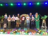 Konkurs recytatorski "Wiosna ach to ty!" w GOKiS w Wicku. Wzięło udział 50 dzieci