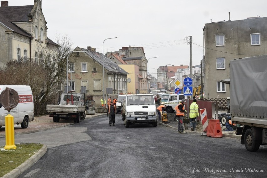 Remonty na ulicach Żar to test cierpliwości dla kierowców....