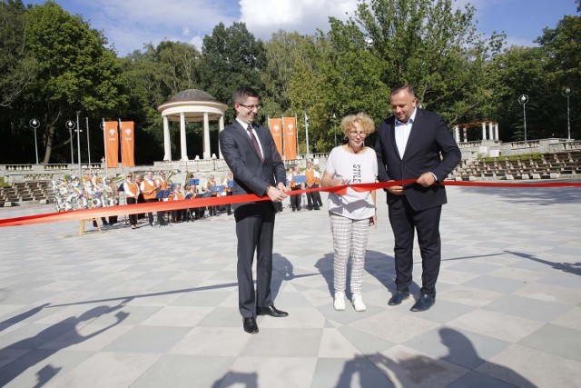 Po trwającej ponad 2 lata modernizacji wartej 11 milionów złotych Kręgi Taneczne w Parku Śląskim ponownie zostały udostępnione mieszkańcom województwa.