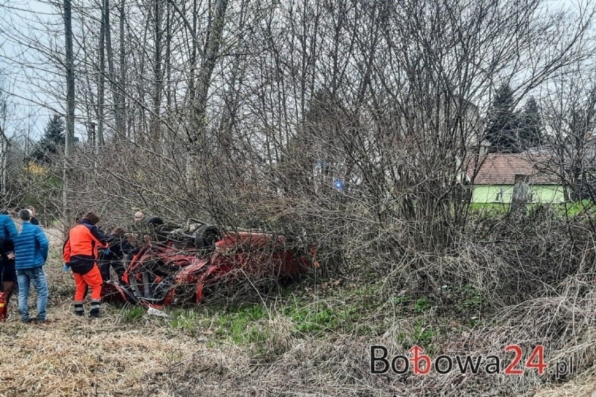 Tragedia na drodze pod Nowym Sączem. W zderzeniu dwóch aut zginął 89-letni mężczyzna