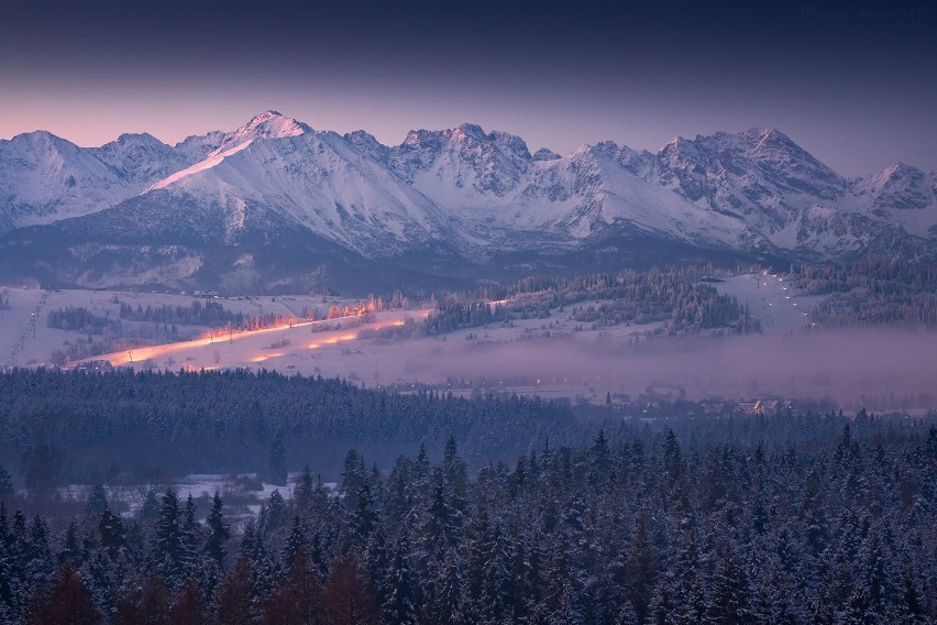 Zima w Tatrach bywa surowa, ale to okazja do podziwiania...