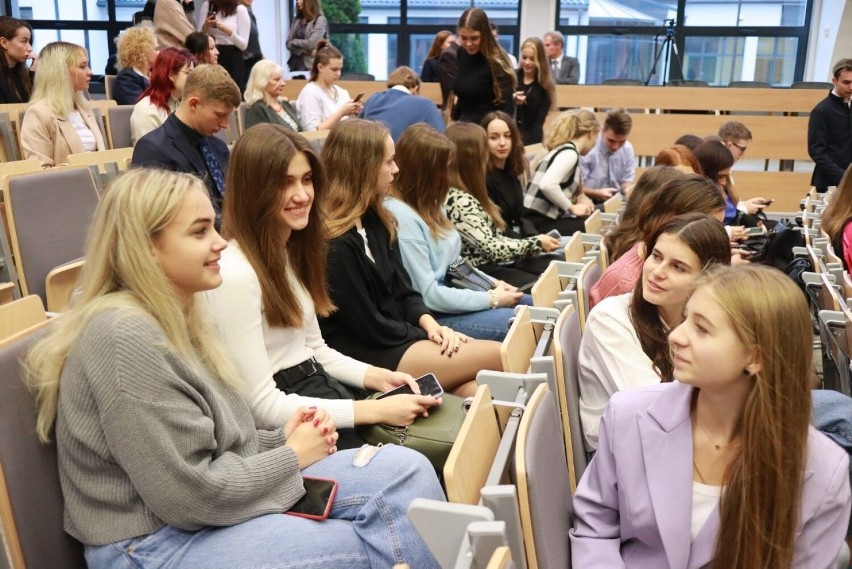 Uroczysta inauguracja nowego roku akademickiego na Uniwersytecie Łódzkim. Studenci od jutra ruszają na zajęcia!