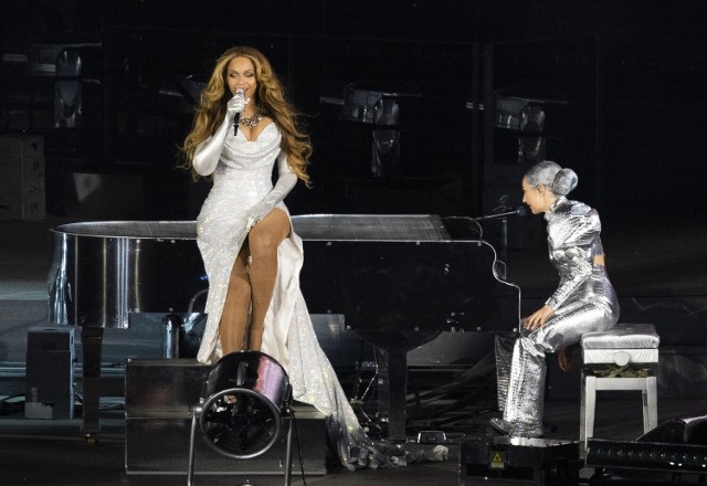 Beyoncé przyciągnęła tłumy fanów, w tym gwiazd.