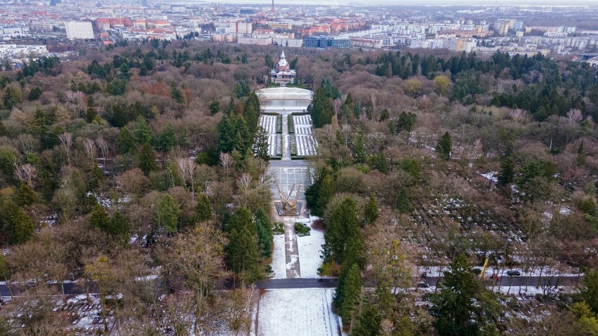 Cmentarz Centralny w Szczecinie dalej pozostanie zamknięty. Kiedy zostaną otwarte bramy?