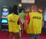 Powiat malborski. Nielegalne automaty do gier przejęte przez policjantów i celników
