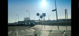 Kierowca, którego zatrzymała policja w Wągrowcu, opublikował w sieci film. Jechał „nie więcej niż 50 km/h", choć obowiązuje tam ograniczenie