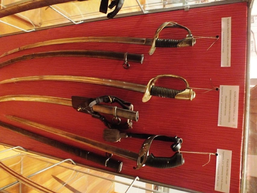 Bełchatów: szable w Muzeum Regionalnym