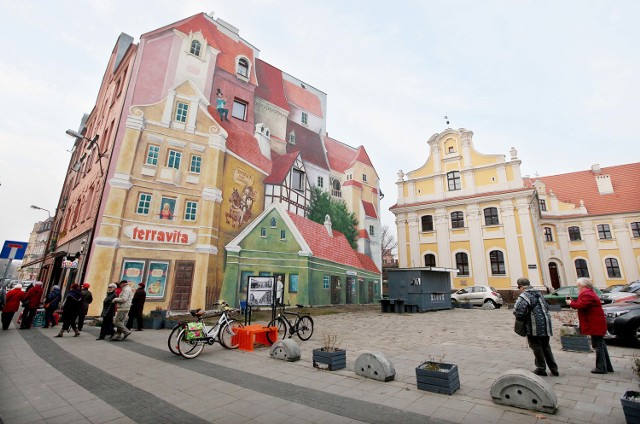 W tym roku mamy już do czynienia z 5 edycją konkursu  Centrum Warte Poznania. Miasto chce w ten sposób wspomagać pomysły, które mogą wzbogacić jakoś przestrzeń publiczną.