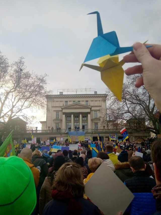 Już 20 marca odbędzie się akcja wspólnego składania żurawi z papieru! Podczas wydarzenia będzie prowadzona zbiórka pieniędzy na pomoc dla ukraińskich uchodźców.