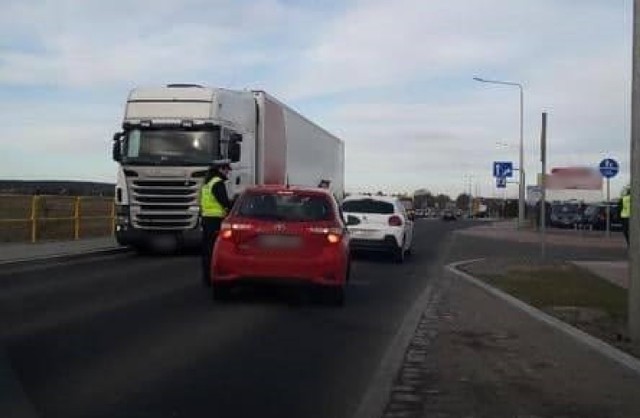 Policjanci kontrolowali dzisiaj trzeźwość kierowców w Łomży.