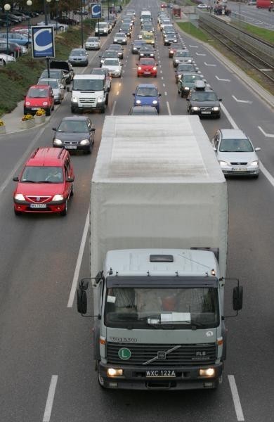 Dźwigowa miała być zamknięta przed weekendem, a będzie otwarta jeszcze około 2 tygodni