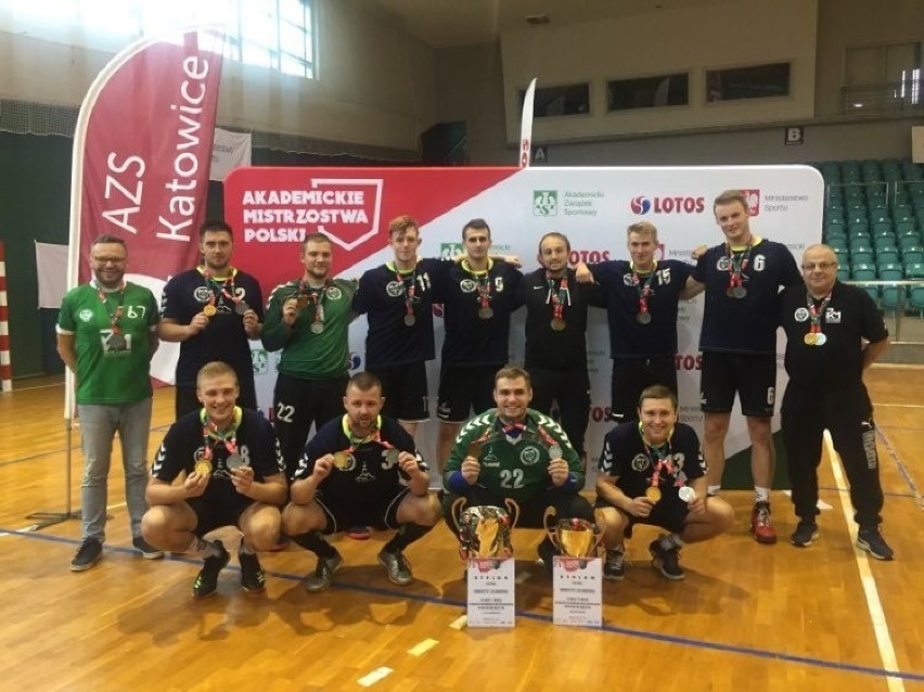 Piłkarze ręczni AZS-u Zielona Góra zdobyli dwa medale na...