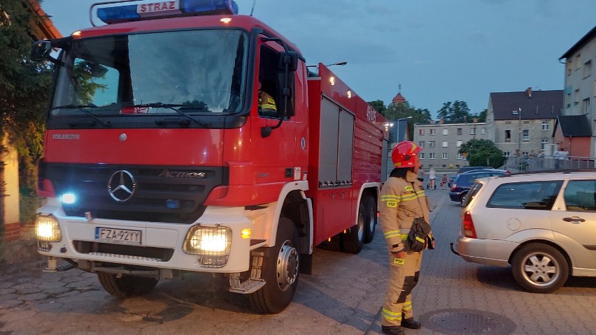 Pożar w bloku socjalnym przy ulicy Okrzei w Żarach