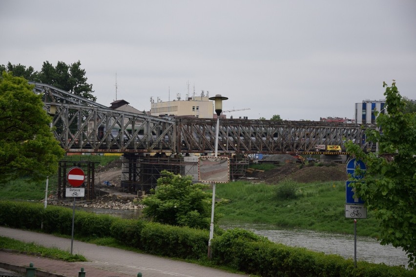 Budowa mostu kolejowego w Przemyślu.