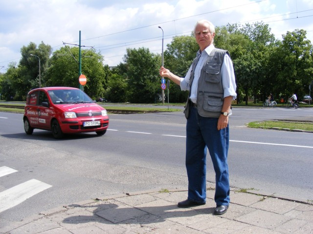 -&nbsp;Taką obiecano nam przed rokiem. I wciąż jej nie ma - mówi Miron Perliński z os. Piastowskiego.