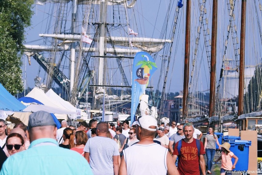 Sail Świnoujście 2018 - program. Impreza nabiera rozpędu. ZDJĘCIA ze święta kolorów i żaglowców [GALERIA]